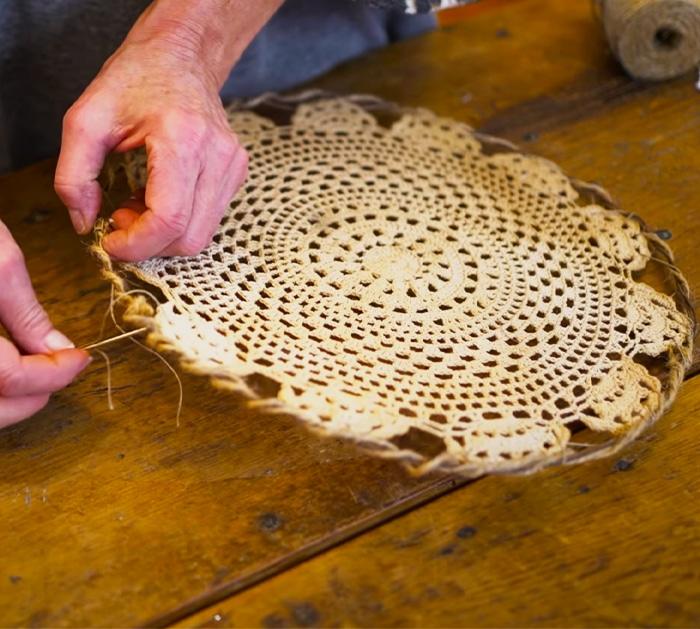 DIY Antique Doily Dreamcatcher | DIY Crafts