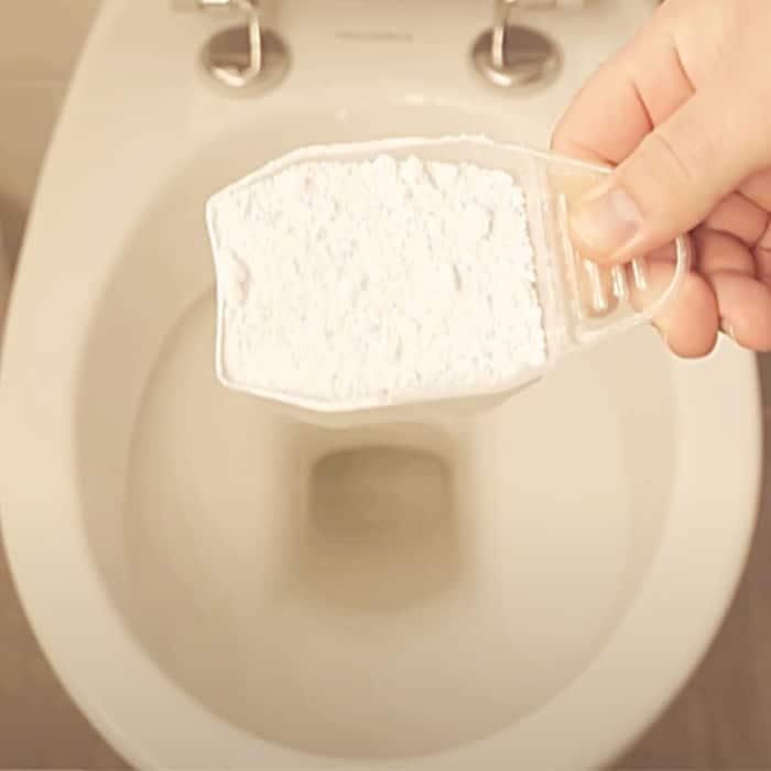 How To Clean A Toilet With Laundry Powder - Toilet Cleaning Hacks - Bathroom Cleaning Hacks
