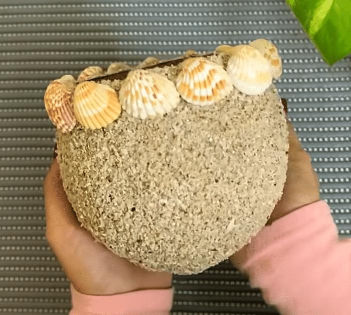 Flower Vase From Seashells and Sand Instructions
