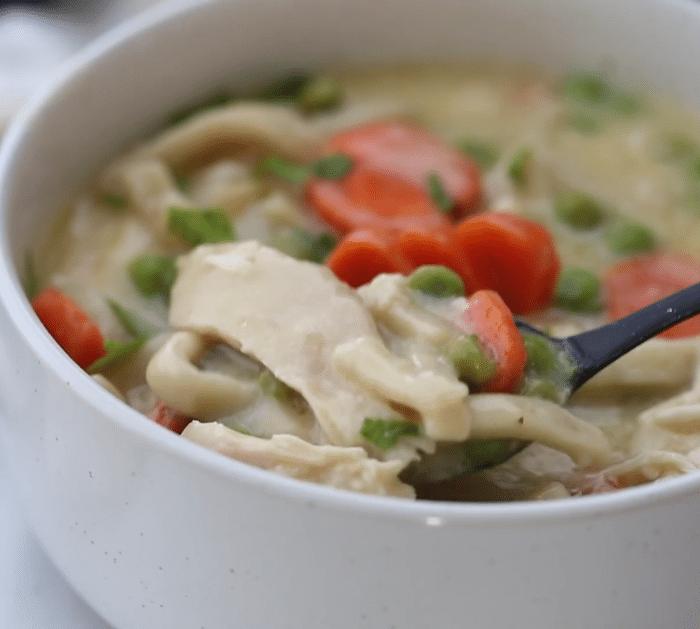 How to Make Crockpot Chicken and Noodles