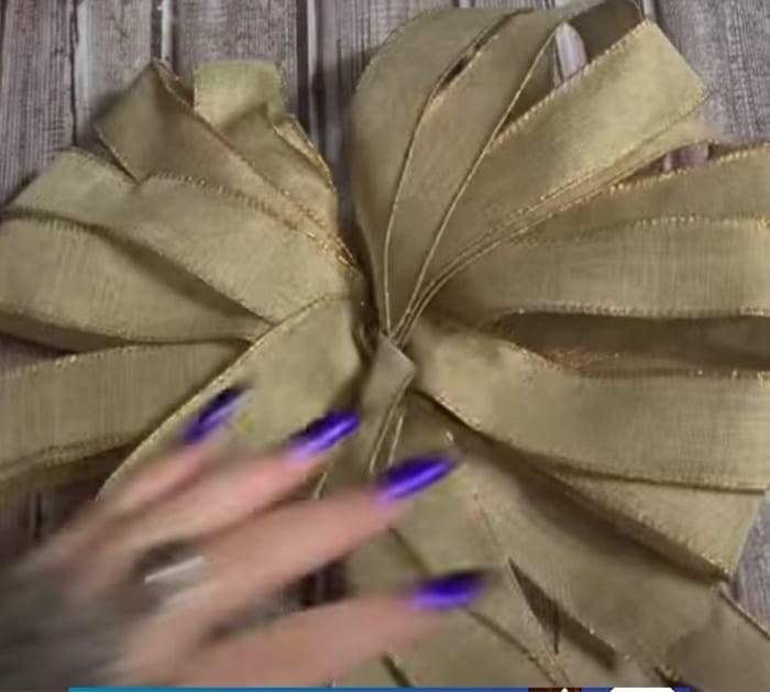 Easy bows with no bow maker tutorial