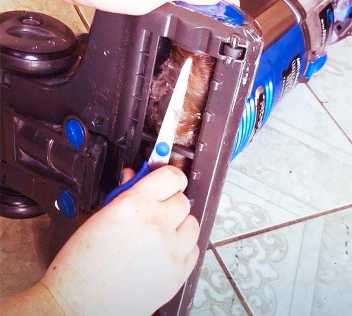 House Cleaning Tips and Tricks - Remove Hair From Underneath Vacuum