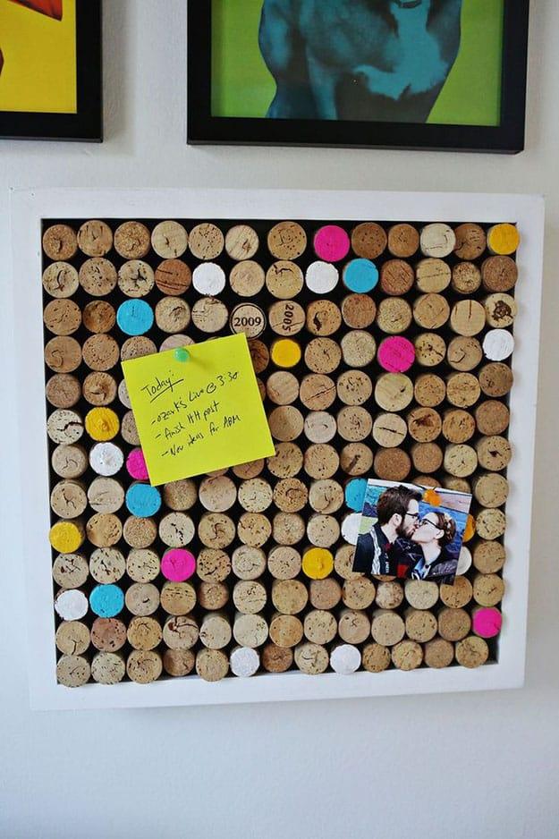 Easy Wine Cork Craft & Homemade Corkboard Ideas - DIY Wine Cork Board - DIY Projects & Crafts by Sueeye #crafts