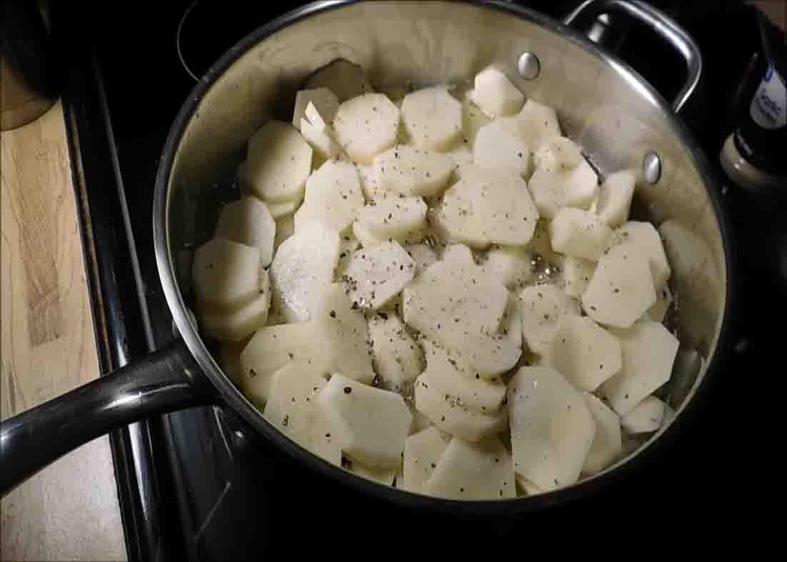 Frying and seasoning the potatoes