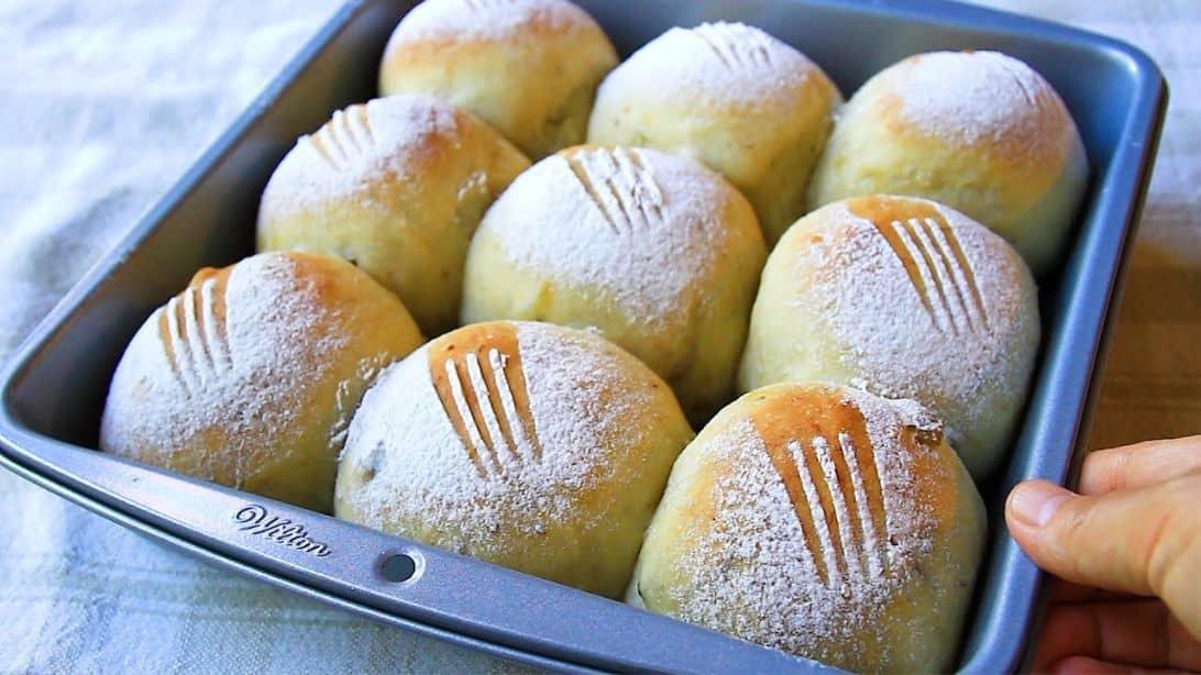 Soft and Fluffy No-Knead Banana Buns Recipe