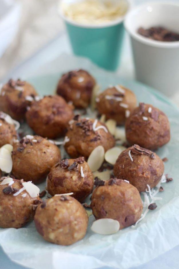 Keto Snacks - Keto Cookie Dough Bites – Keto Friendly - Keto Snack Recipes and Easy Low Carb Foods for the Ketogenic Diet On the Go #keto #ketodiet #ketorecipes