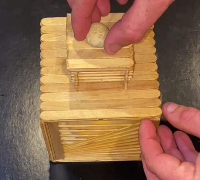 Easy To Make DIY Popsicle Sticks Lantern