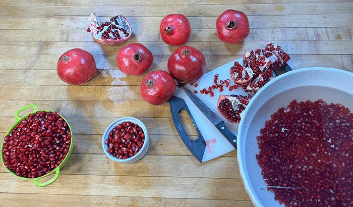 Peel a Pomegranate in Under A Minute — how to remove seeds from pomegranate