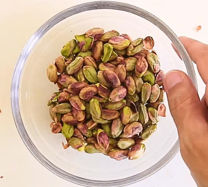How to Make Pistachio Ice Cream