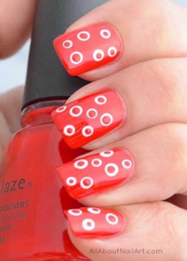 Spots In Dots, an easy pattern beginners can copy at home and a pretty look that only needs polish you already own