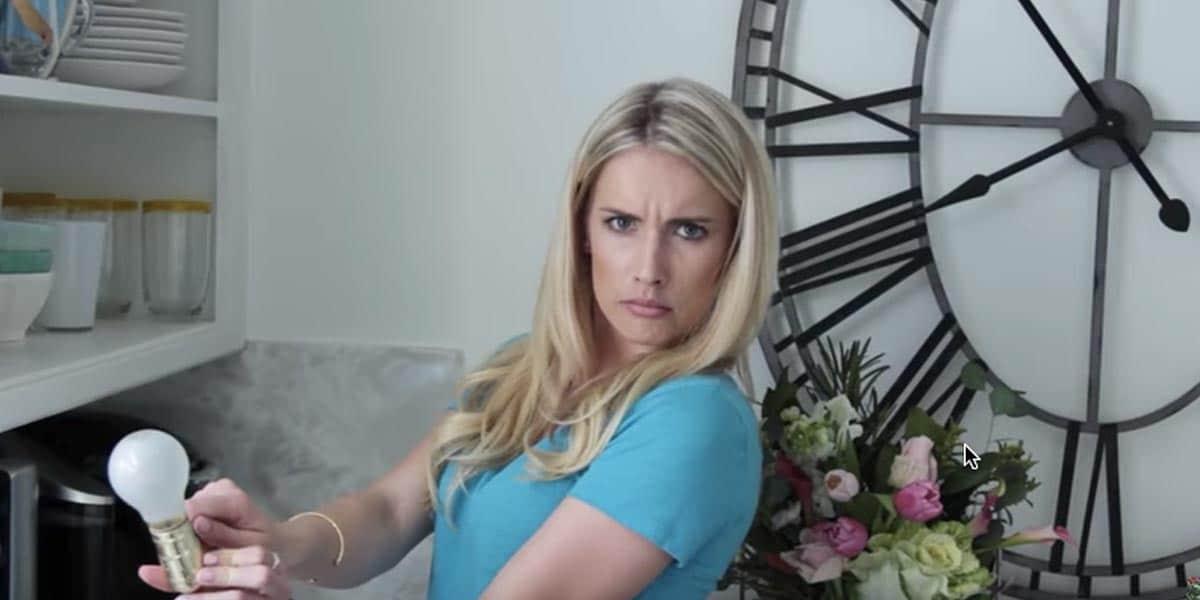 After Watching What She Does With A Light Bulb, You’ll Want To Try This Immediately!