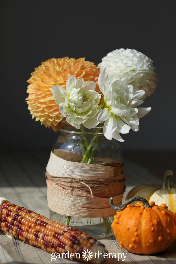 Best Mason Jar Crafts for Fall - Corn Husk - DIY Mason Jar Ideas for Centerpieces, Wedding Decorations, Homemade Gifts, Craft Projects with Leaves, Flowers and Burlap, Painted Art,