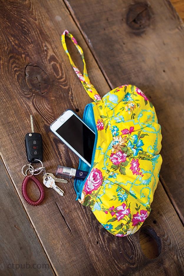 Gathered Zipper Pouches Project, a sewing gift, simple enough for a first try and proof a small touch makes a big difference