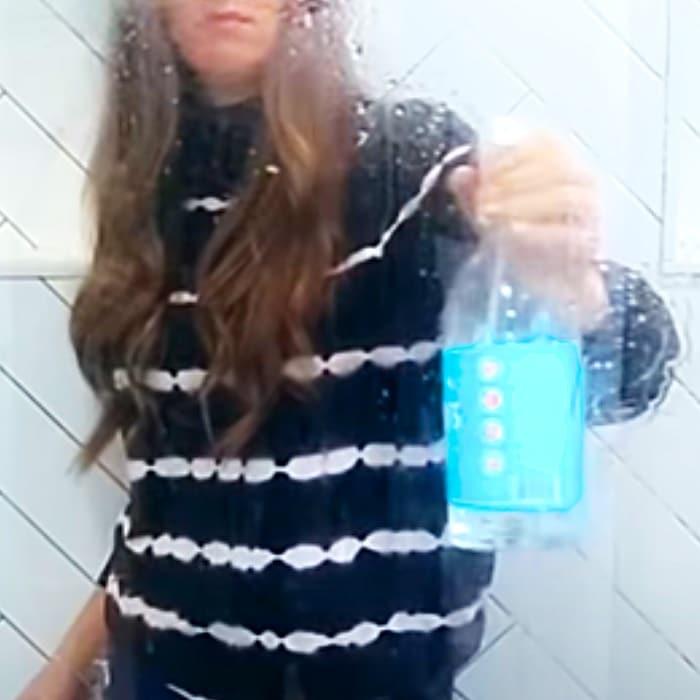Clean A Shower Door With Vinegar - Clean A Shower Door With Baking Soda - Shower Door Cleaning Ideas