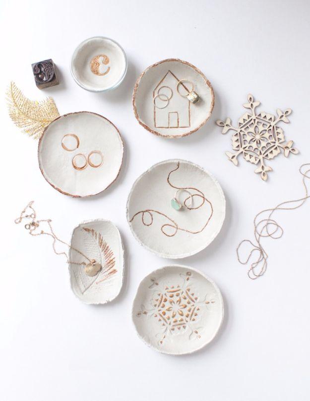 Last Minute Christmas Gifts - Transformed Imprinted Clay Bowls - Quick DIY Gift Ideas and Easy Christmas Presents To Make for Mom, Dad, Family and Friends - Dollar Store Crafts and