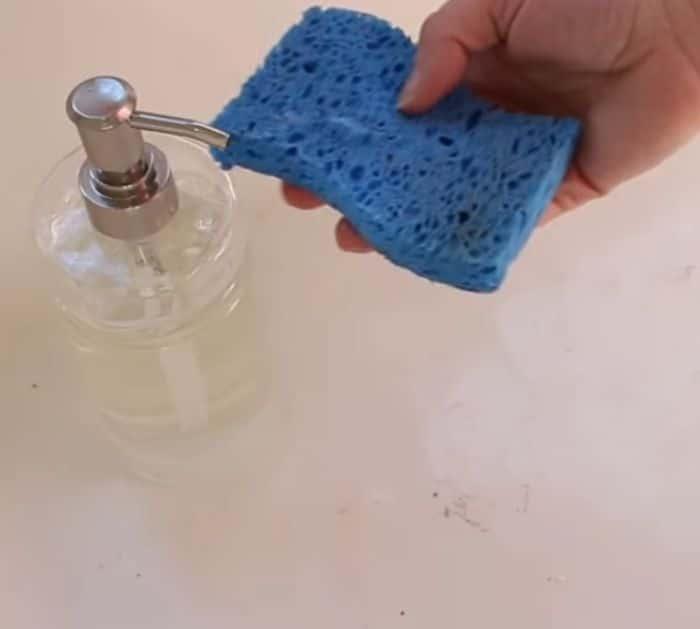 What You Need to Remove the Scratches From Your Sink