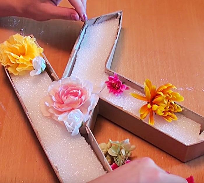 Learn to make DIY Floral Letters Monogram for your Dorm Room Wall