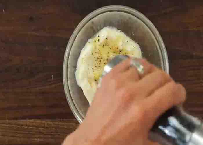 Making the sauce for the zucchini chips