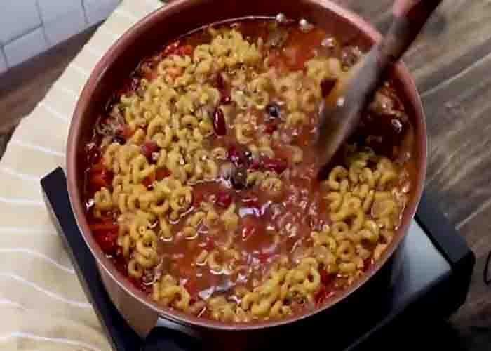 Cooking the chili mac in one pot