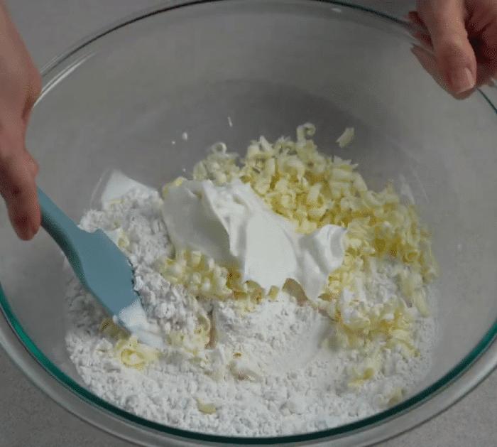How to Make Skillet 7Up Biscuits