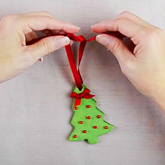 Dollar Tree DIY - Easy Holiday Decor - Homemade Ornament Ideas