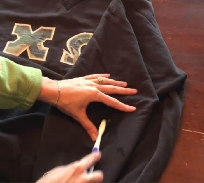 How to Easily Remove Paint Stain From Fabric