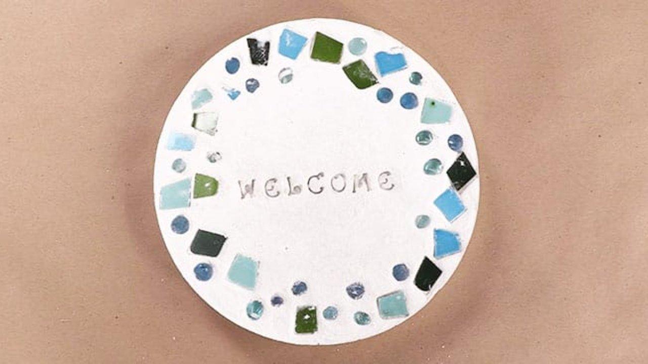 DIY Garden Stepping Stones Using Baking Pans