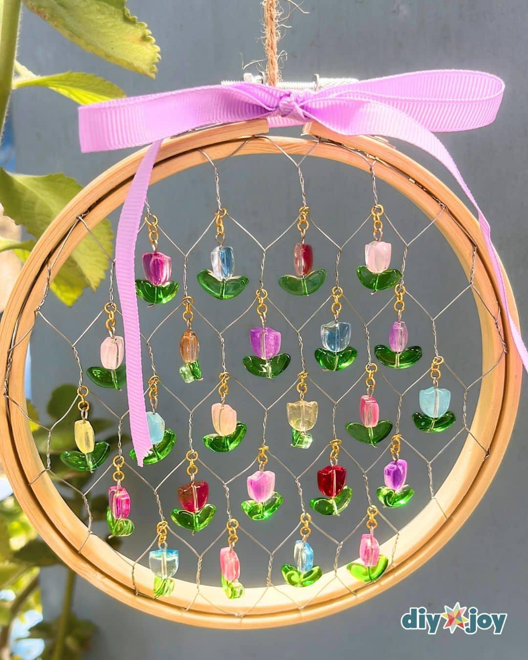 Homemade Chicken Wire Suncatcher — beaded chicken wire suncatcher