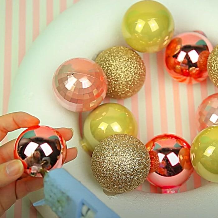 DIY Bauble Wreath - Holiday Door Wreath Ideas - Cheap DIY Christmas Door Decoration