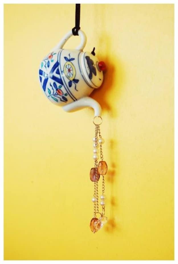 DIY Teapot Suncatcher Wind Chimes, a garden sound craft, a touch that upgrades a plain corner instantly