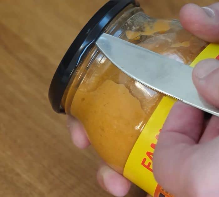 How to Easily Open a Tight Jar Lid