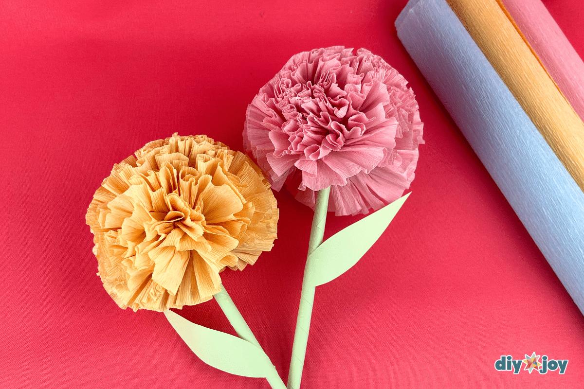 Easy Round Crepe Paper Flowers — crepe paper flower steps