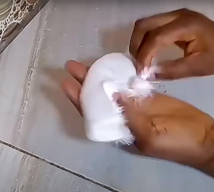 Stepst to make a fluffy slipper from flip flops