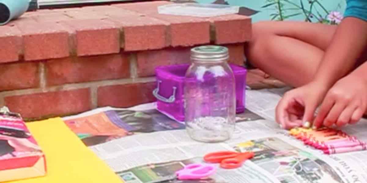 Crayon Drip Art Is Cool, But What Happens When You Add A Mason Jar To The Mix Is Unbelievable!