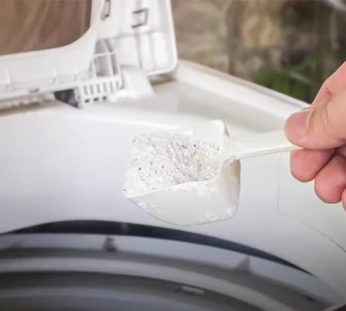 Make Your Own Fabric Softener With Only 2 Natural Ingredients - Cheap DIY Fabric Softener - Use Salt and Baking Soda as Fabric Softener