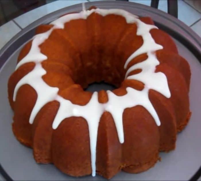 Easy To Make 7UP Pound Cake Recipe