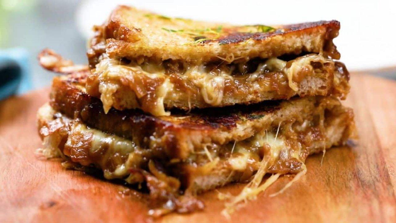French Onion Soup Grilled Cheese Sandwich Recipe