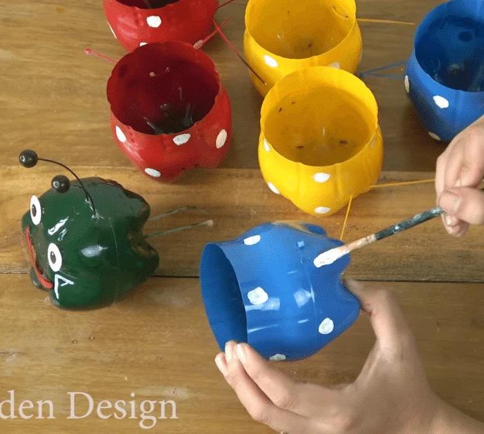 Worm-Shaped Flower Pots From Plastic Bottles Instructions
