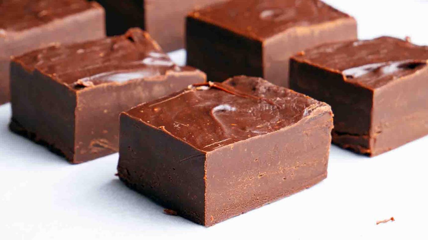 2-Ingredient Chocolate Fudge Recipe