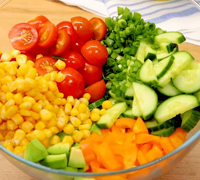 Healthy Avocado Tomato Salad Ingredients