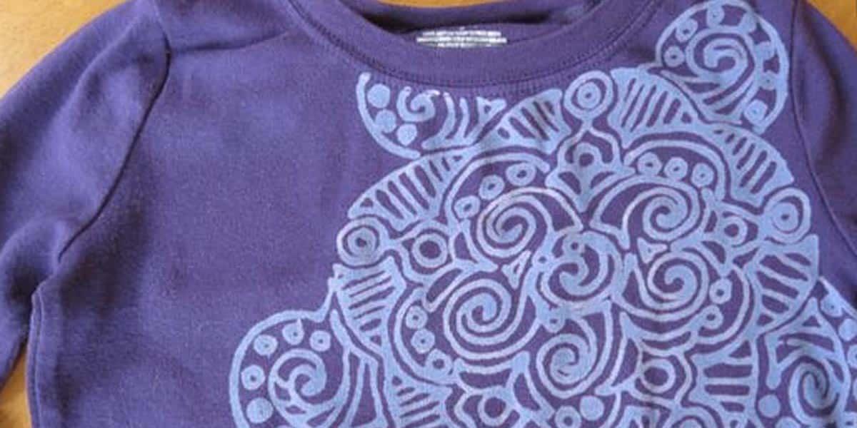 Stunning T-Shirt Design Using a Bleach Pen!