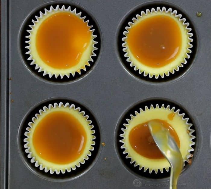 Easy Mini Cheesecakes with Caramel Sauce Ingredients