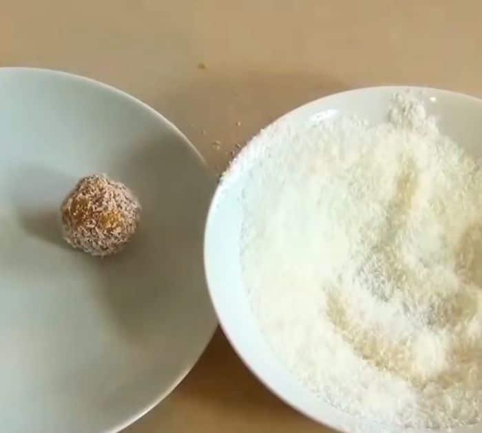 How to Make Apricot Balls