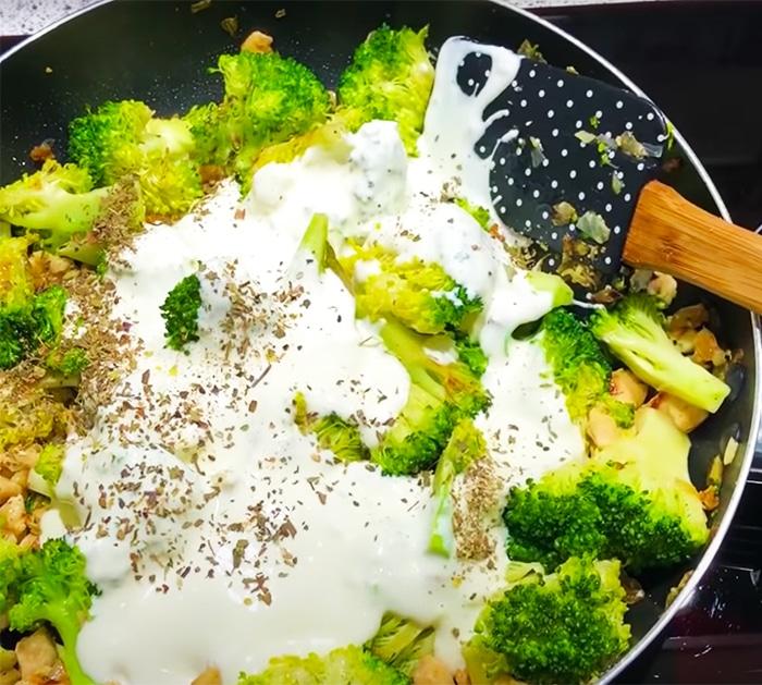 How To Make Cheesy Chicken Broccoli - 20 Minute Recipes - Cheesy Recipes