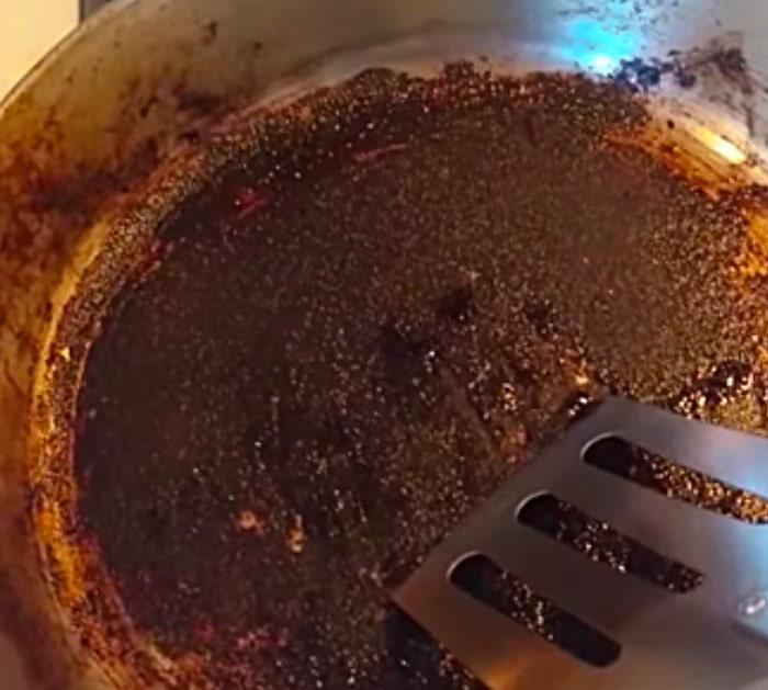 Clean a grungy skillet or casserole with dryer sheets