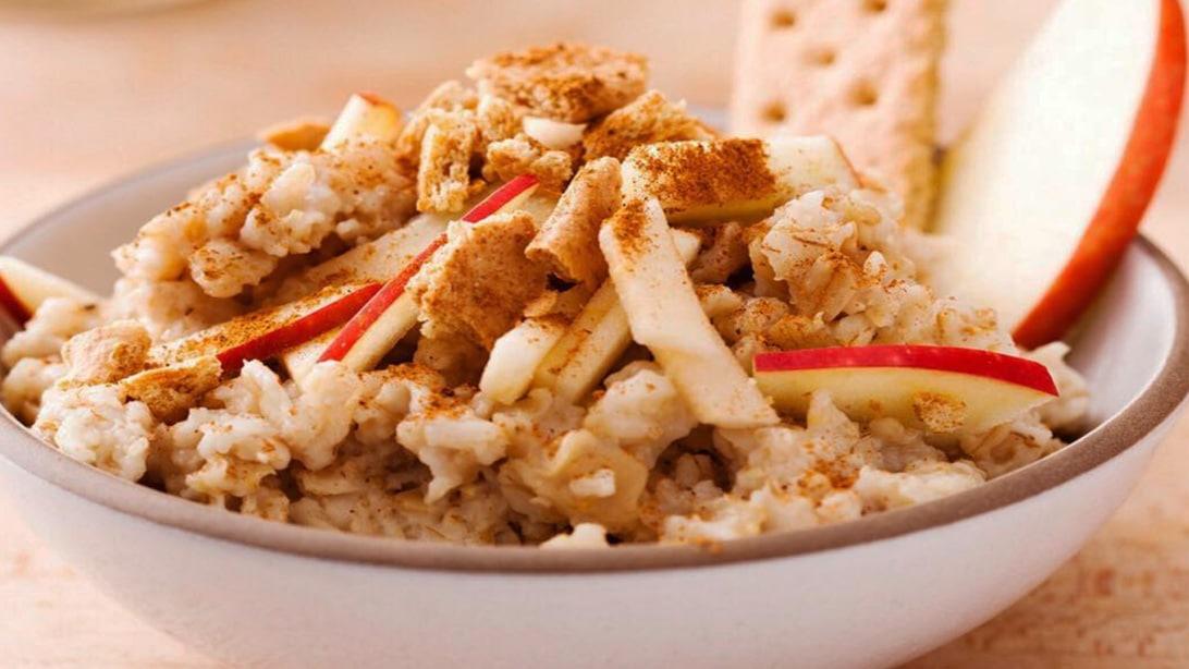 Overnight Crockpot Oatmeal with Apples & Cinnamon