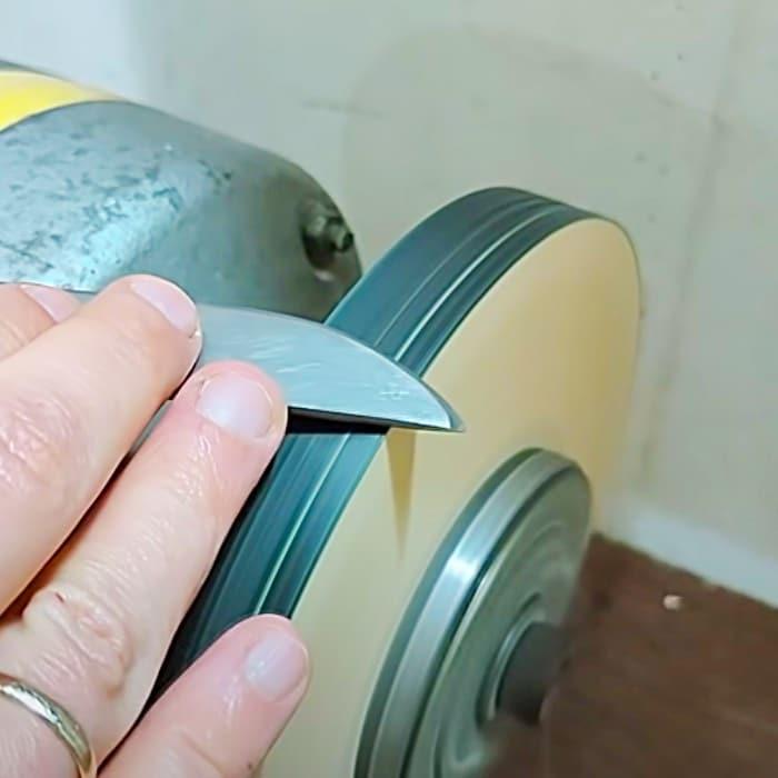 How To Sharpen A Knife - Easy Way To Sharpen A Knife - Fastest Way To Sharpen A Knife
