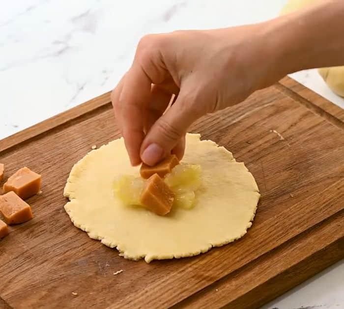 Easy Caramel Apple Pie Bombs Ingredients