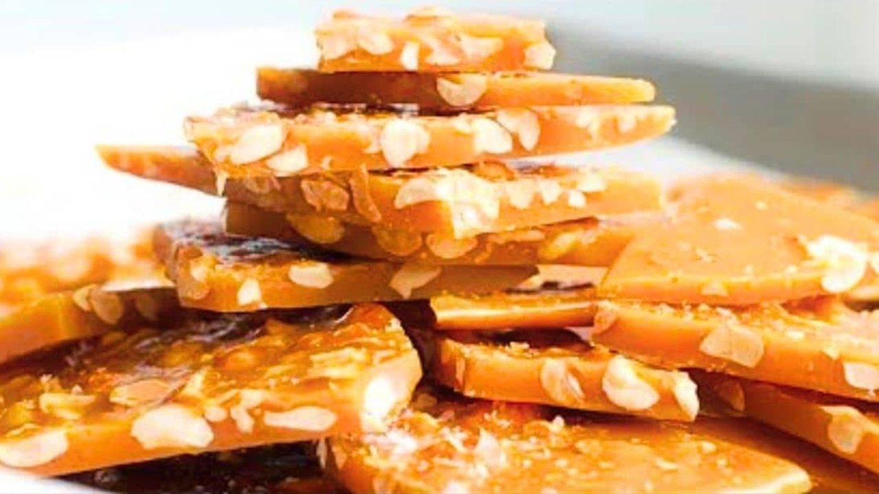 Easy Old-Fashioned Peanut Brittle Recipe