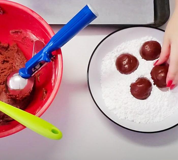 Valentine's Day Recipes- Valentine's Day Desserts - Fudgy Red Velvet Cookies